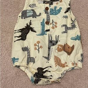 Boutique outfit unisex